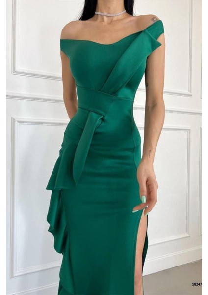 Kayık Yaka Çapraz Detaylı Fırfırlı Yırtmaçlı Balık Model Uzun Abiye Elbise Zümrüt 582470 modelleri