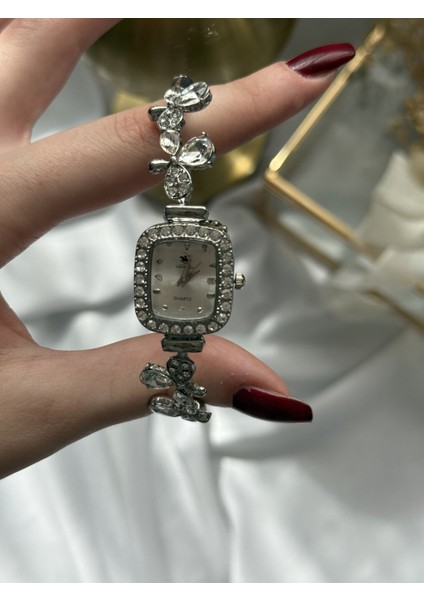 Çiçek Motifli Bileklik Model Saat modelleri