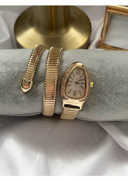Gold Taşlı Yılan Model Saat fırsatları