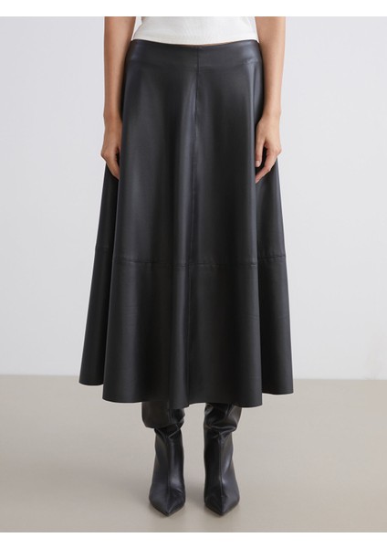 Yeni Sezon Deri Görünümlü Kloş Etek fiyatları