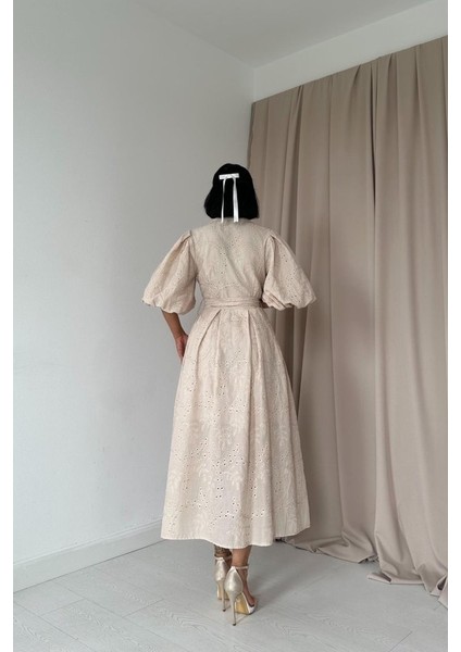 Bej Pileli Balkon Elbise fırsatları