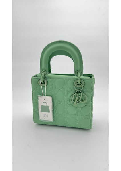 Yeşil Kare Aksesuar Detaylı El Çantası Orijinal Levidor Premium fiyatları