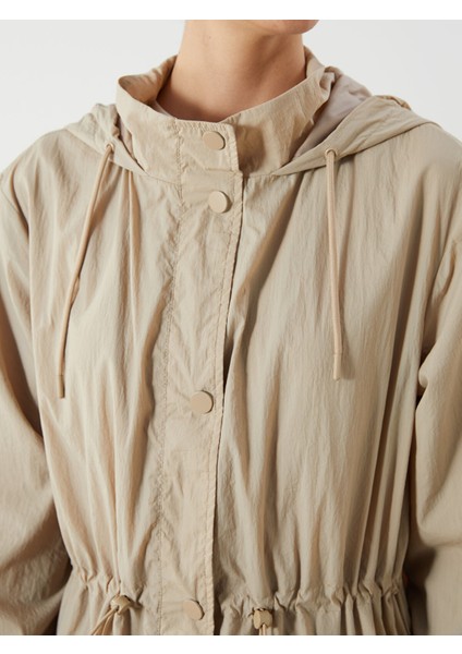 Yeni Sezon Kadın Kapüşonlu Düz Yağmurluk modelleri