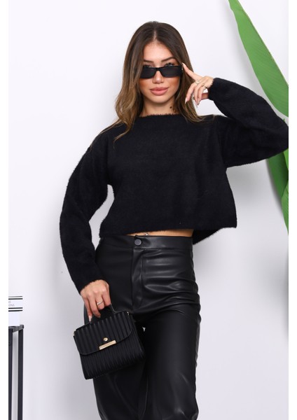 Siyah Bisiklet Yaka Angora Yumoş Crop Triko Kazak