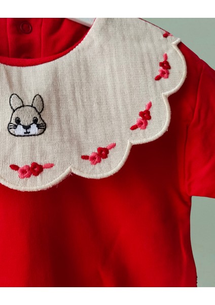 Kırmızı Kız Bebek 2’li Takım – Fırfırlı Işlemeli Yaka Detaylı Sweatshirt ve Fitilli Tayt modelleri