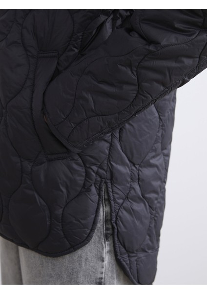 Yeni Sezon Kapüşonlu Kapitone Oversize Kadın Şişme Mont modelleri