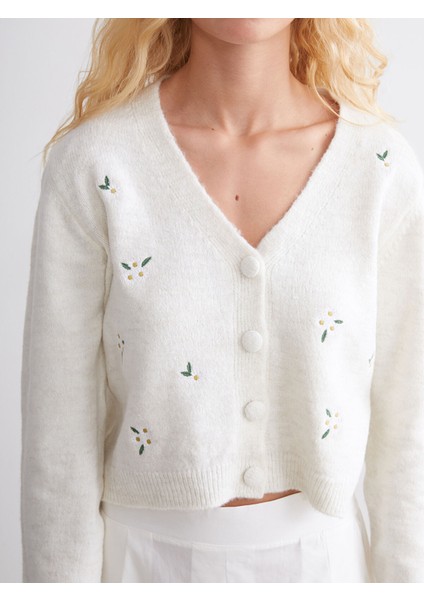 Yeni Sezon V Yaka Çiçek Nakışlı Kadın Triko Hırka modelleri