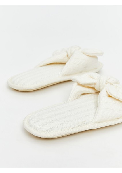 Yeni Sezon Fiyonk Detaylı Kadın Ev Terliği indirimleri