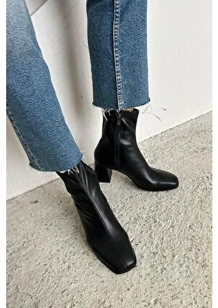 Trew Kadın Streç Bilekli Orta Boy Topuklu Bot Siyah modelleri