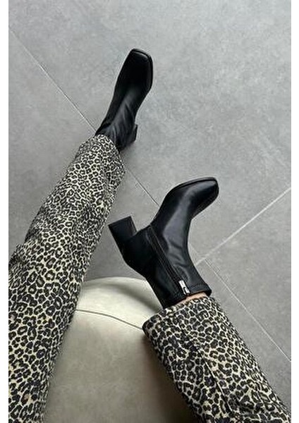 Trew Kadın Streç Bilekli Orta Boy Topuklu Bot Siyah indirimleri