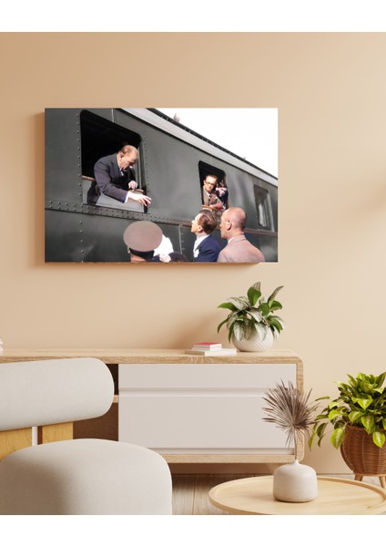 Atatürk Trende - Ahşap Mdf Tablo