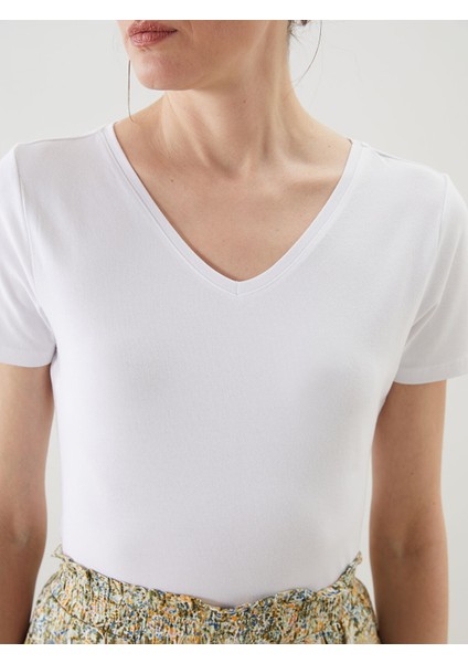 Yeni Sezon V Yaka Kadın Tişört modelleri