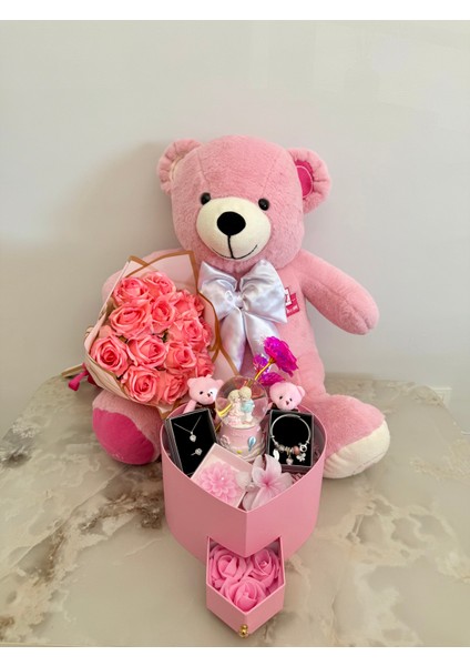 Full Pembe Aşk Evreni - Sevgiliye Romantik Hediye Kutusu | Kar Küresi + Takı + Ayıcık + Gül