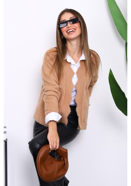 Bisküvi Düğme Detaylı Angora Yumoş Triko Hırka