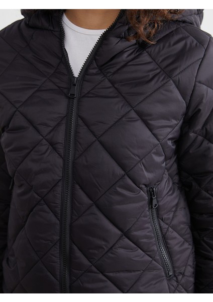 Yeni Sezon Kapüşonlu Kapitone Oversize Kadın Şişme Mont modelleri