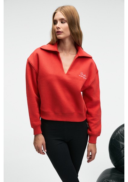 HANEL Kadın V Gömlek Yaka Nakış Detaylı Regular Fit Kırmızı Sweatshirt modelleri