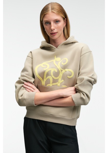 LIORAEN Kadın Baskılı Relaxed Kanguru Cepli Kapüşonlu Taş Rengi Sweatshirt modelleri