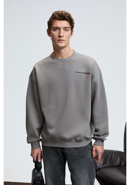PERCY Erkek Yuvarlak Yaka Göğsü Baskılı Sırtı Baskılı Oversize Koyu Gri Sweatshirt modelleri