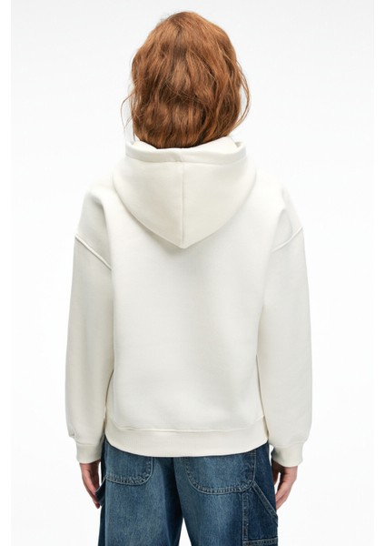 YANMESA Kadın Oversize Baskı Ve Nakış Detaylı Uzun Kollu Kapüşonlu Beyaz Sweatshirt