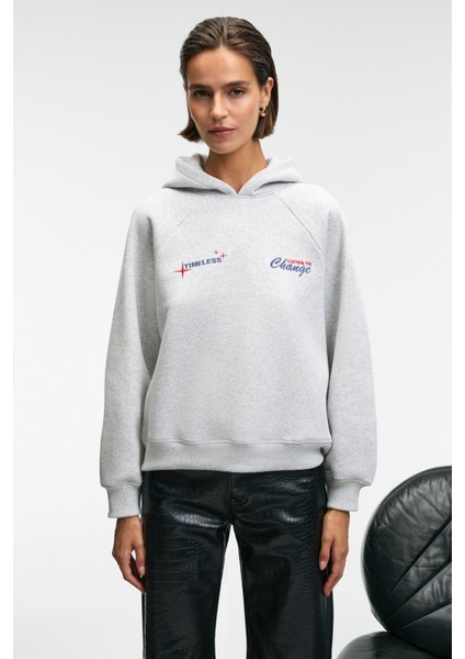 ORINQUE Kadın Kapüşonlu Baskı ve Nakış Detaylı Oversize Grimelanj Sweatshirt fırsatları