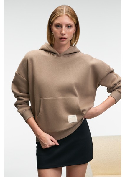 CLARIE Kadın Organik Pamuklu Oversize Kanguru Cepli Kapüşonlu Vizon Sweatshirt