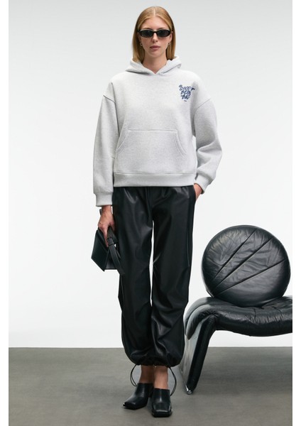 EVANTIA Kadın Baskılı Oversize Kapüşonlu Nakış Detaylı Kanguru Cep Grimelanj Sweatshirt fiyatları