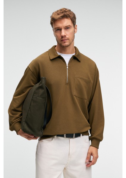 AUGUST Erkek %100 Pamuk Yarım Fermuarlı Yakalı Cepli Süs Etiketli Haki Sweatshirt
