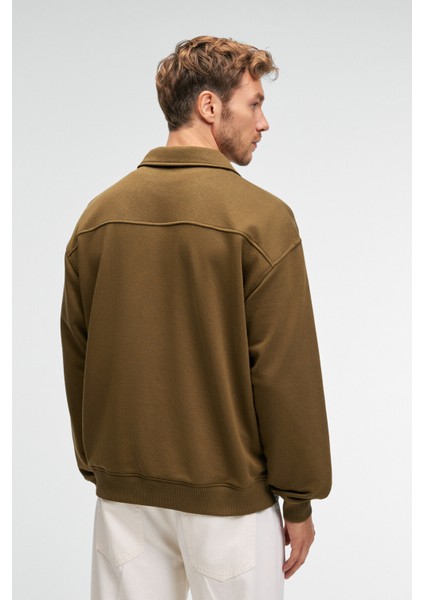 AUGUST Erkek %100 Pamuk Yarım Fermuarlı Yakalı Cepli Süs Etiketli Haki Sweatshirt