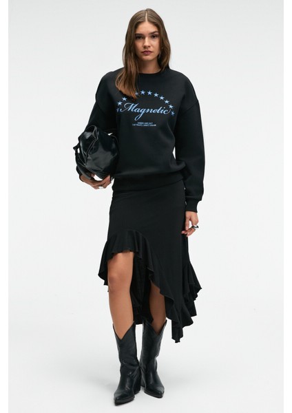 VISTARA Kadın Nakış Detaylı Yuvarlak Yaka Regular Fit Siyah Sweatshirt fırsatları