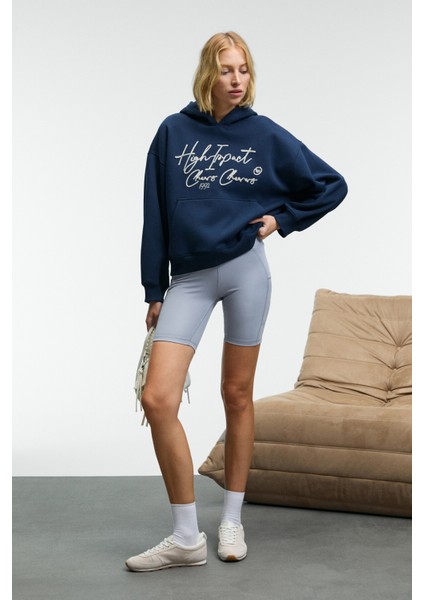 KIKRES Kadın Kapüşonlu Nakış Detaylı Oversize Lacivert Sweatshirt fırsatları
