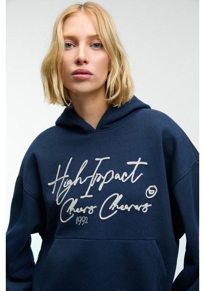 KIKRES Kadın Kapüşonlu Nakış Detaylı Oversize Lacivert Sweatshirt indirimleri