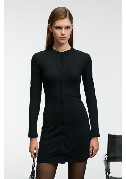 YSERNA Kadın Yuvarlak Yakalı Esnek Kumaşlı Düğmeli Siyah Elbise modelleri