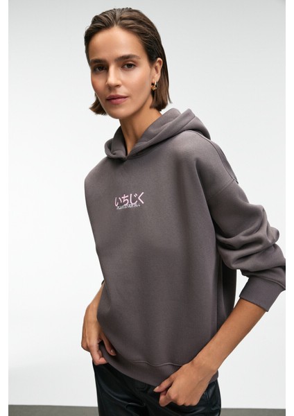 YANMESA Kadın Oversize Baskı Ve Nakış Detaylı Uzun Kollu Kapüşonlu Antrasit Sweatshirt fırsatları