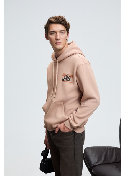 LELAND Erkek Kapüşonlu Kanguru Cepli Önü Baskılı Regular Fit Vizon Sweatshirt fırsatları