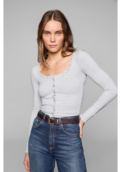 ELVURA Kadın Esnek Kumaşlı Yakası Dantel Detaylı Düğmeli Bluz Ve Atlet İkili Takım Grimelanj Bluz fiyatları