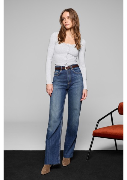 ELVURA Kadın Esnek Kumaşlı Yakası Dantel Detaylı Düğmeli Bluz Ve Atlet İkili Takım Grimelanj Bluz modelleri