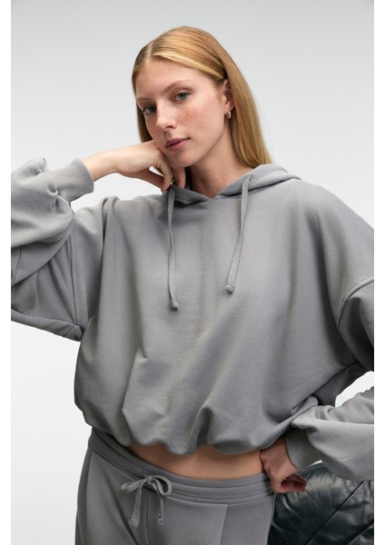 OLVERA Kadın Kapüşonlu Etek Ucu Balon Oversize Gri Sweatshirt