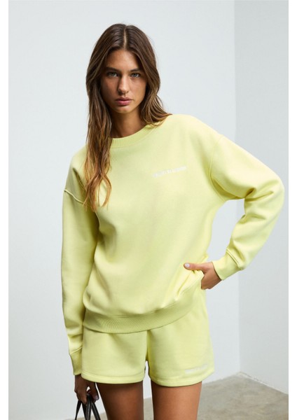 Jennıfer Kadın Organik Pamuklu Nakışlı Yuvarlak Yakalı Oversize Sarı Sweatshirt