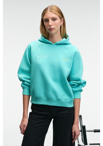 ORINQUE Kadın Kapüşonlu Baskı ve Nakış Detaylı Oversize Turkuaz Sweatshirt fiyatları
