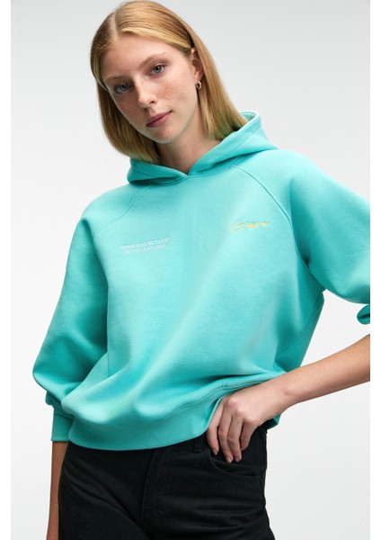 ORINQUE Kadın Kapüşonlu Baskı ve Nakış Detaylı Oversize Turkuaz Sweatshirt indirimleri
