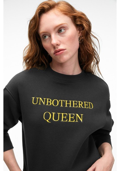 ISOLUNE Kadın Yaka Nakış Detaylı Oversize Bisiklet Yaka Antrasit Sweatshirt