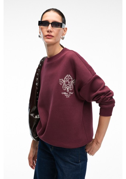 AUDRA Kadın Oversize Yuvarlak Yaka Nakış Detaylı Bordo Sweatshirt