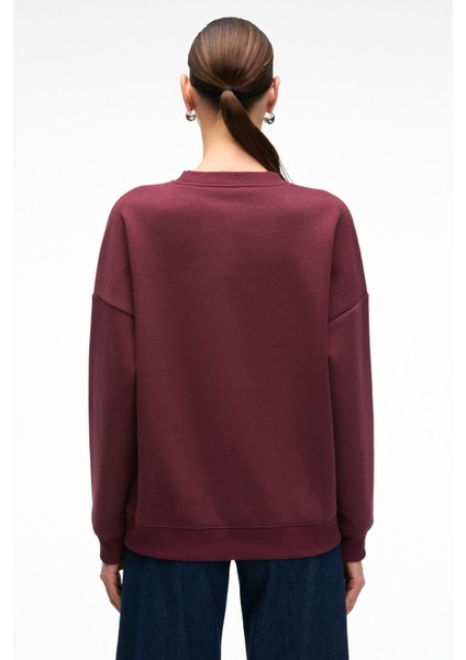 AUDRA Kadın Oversize Yuvarlak Yaka Nakış Detaylı Bordo Sweatshirt