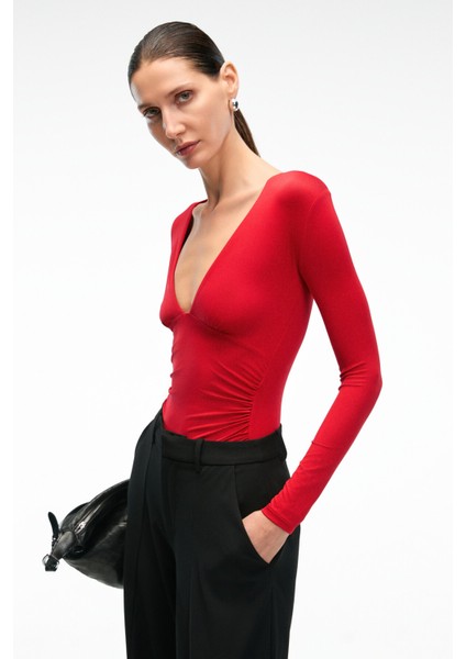 TEVRINE Kadın Kruvaze Yakalı Esnek Kumaşlı Uzun Kollu Çıtçıt Kapamalı Slim Fit Kırmızı Bluz fırsatları