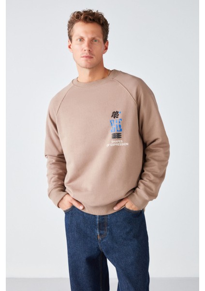 Expressed Erkek Reglan Kol Onu Nakış Ve Baskılı Yumuşacık Kumaşlı Yuvarlak Yakalı Vizon Sweatshirt