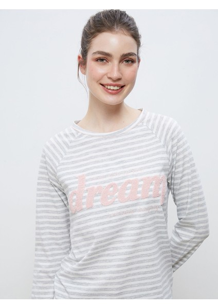 Yeni Sezon Bisiklet Yaka Nakışlı Kadın Pijama Takımı