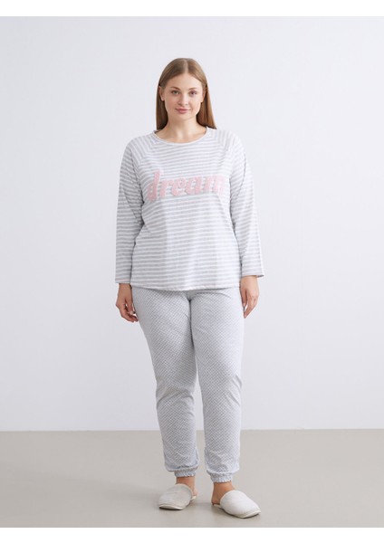 Yeni Sezon Bisiklet Yaka Nakışlı Kadın Pijama Takımı fiyatları