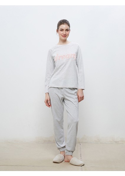 Yeni Sezon Bisiklet Yaka Nakışlı Kadın Pijama Takımı modelleri