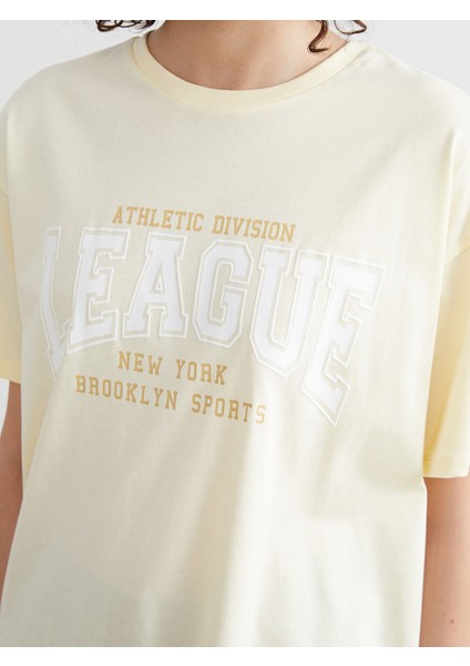 Yeni Sezon Bisiklet Yaka Brooklyn Baskılı Kadın Tişört modelleri