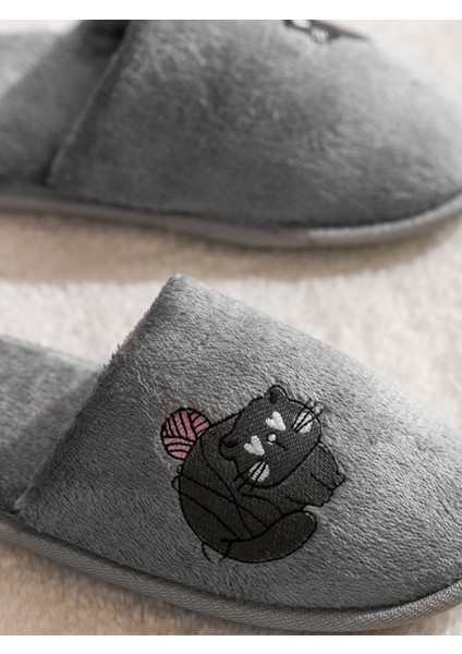 Yeni Sezon Kedi Nakışlı Kadın Ev Terliği modelleri